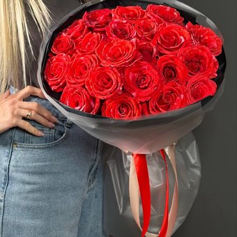 Букет «Магия Алого»