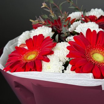 Букет «Красный акцент»