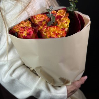 Букет «Пламя любви» Размер M